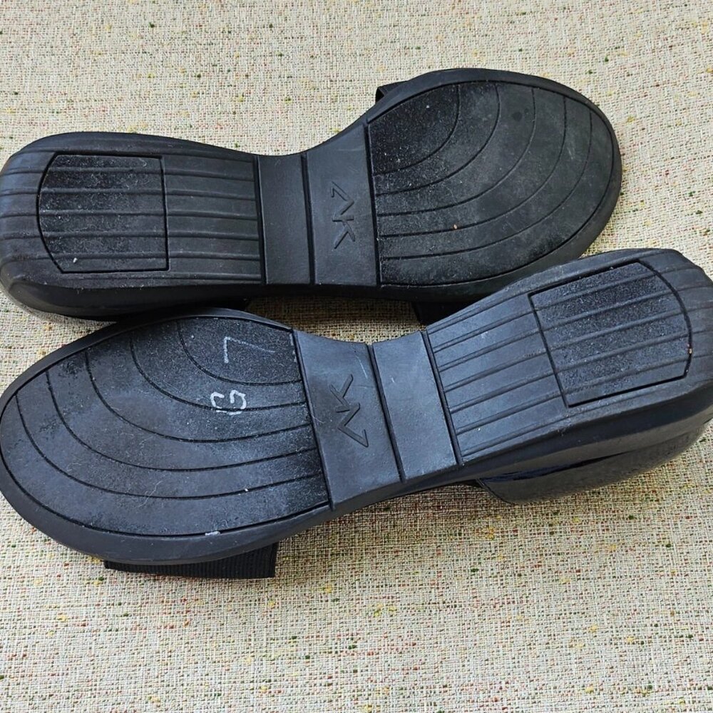 Anne Klein Women Sandal Sport Black Shoes Canvas/Patent Leather Size 9.5M - Picture 10 of 11